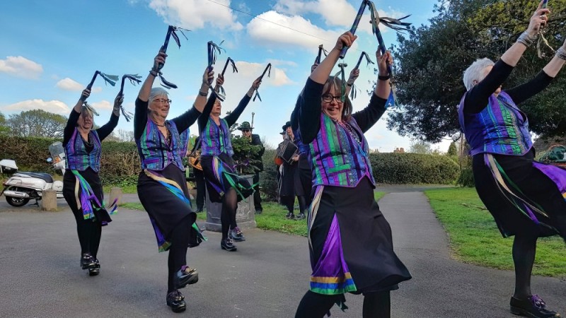 Mortimers Morris at The Broad Oak, Strelley